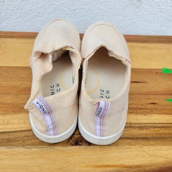 Vionic Beach Slip On Sneaker Canvas Shoes Women's Size 9.5 - Picture 13 of 16